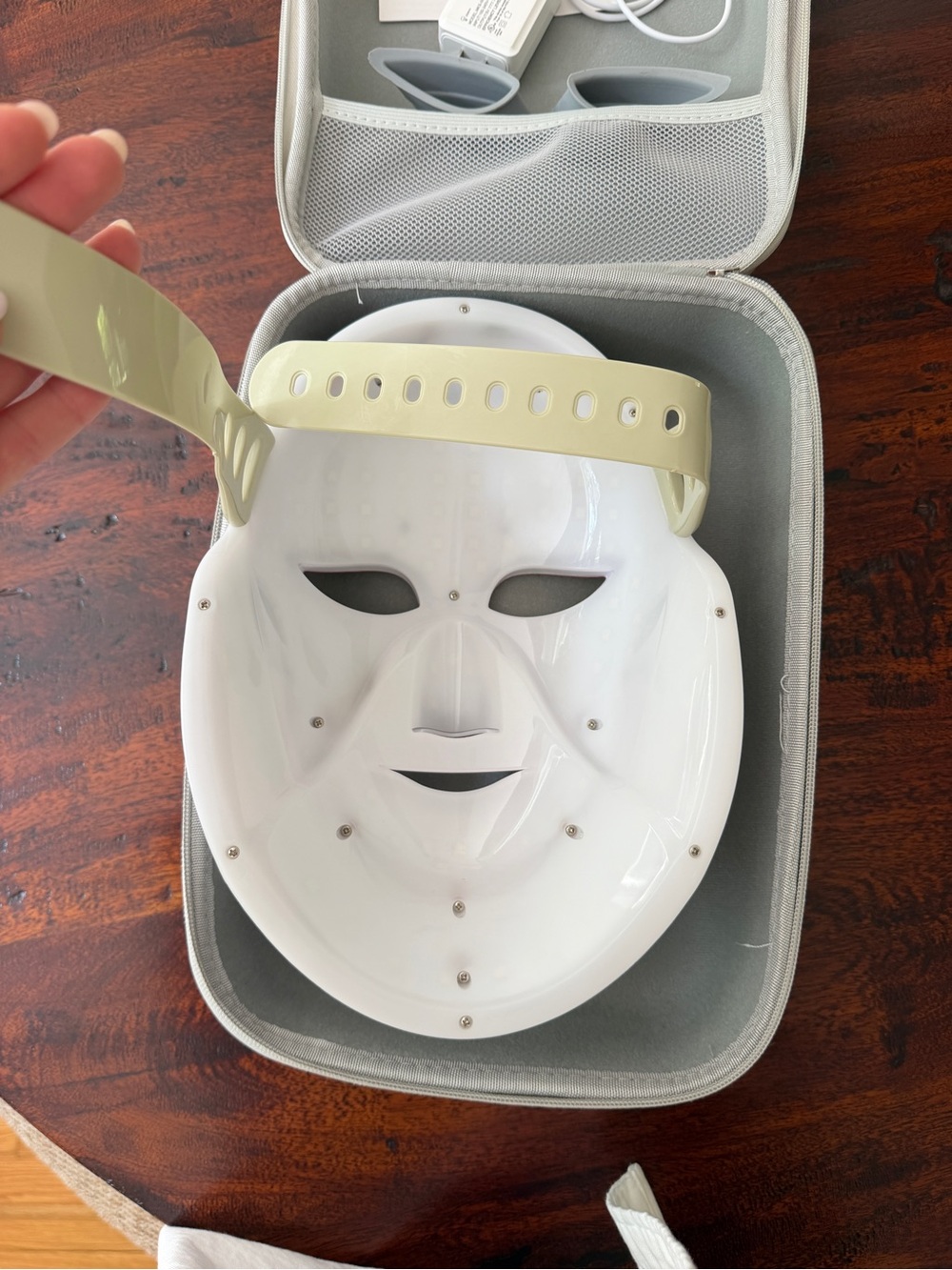 Women’s LED Face Mask — Rose Gold/White - Picture 4 of 11